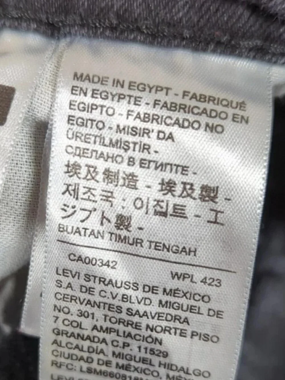 Levi's 541 Jeans Mens 33x32 (Actual 33x30) Black Denim Athletic Fit Straight Leg